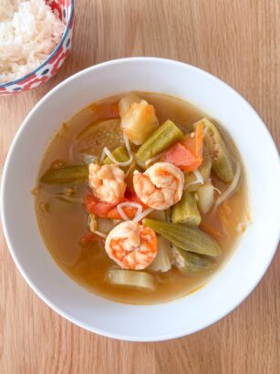 canh chua sour shrimp soup